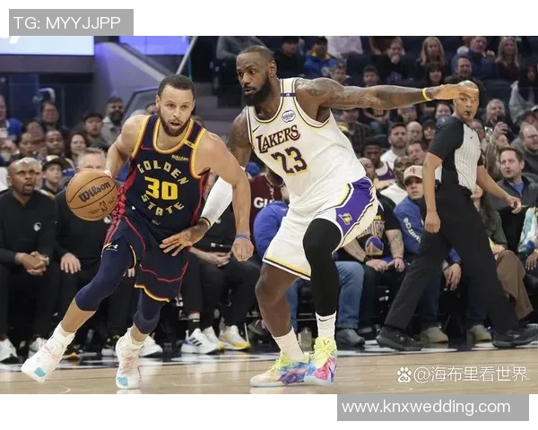 库里7+三分球场次多达152场,比第二的利拉德多100场 库里7+三分球场次多达152场,比第二的利拉德多100场