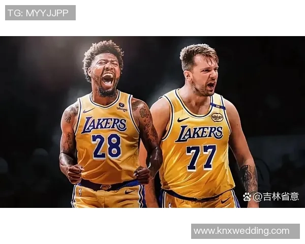 湖人首发亮相:拉拉维亚、斯马特、艾顿、东契奇、詹姆斯 湖人首发亮相:拉拉维亚、斯马特、艾顿、东契奇、詹姆斯